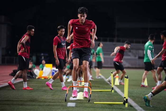 Pemain Timnas Indonesia menjalani latihan di Stadion Rizal Memorial. Skuad Garuda percaya akan membawa pulang tiga angka, Selasa (21/11) sore. (media PSSI) - Image