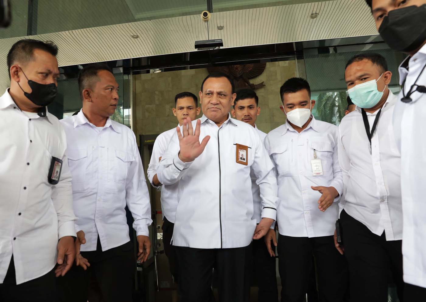 Ketua Komisi Pemberantasan Korupsi (KPK) Firli Bahuri usai memenuhi panggilan Dewan Pengawas (Dewas) KPK di Gedung Pusat Edukasi Antikorupsi KPK (ACLC), Jakarta, Senin (20/11/2023). - Image