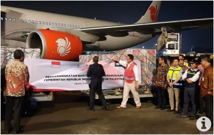 Pemerintah Indonesia kembali menyalurkan bantuan kemanusiaan berupa obat-obatan dan perlengkapan medis untuk warga Palestina melalui Terminal Bandara Internasional Soekarno Hatta, Tangerang, Banten. - Image