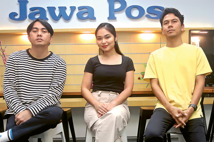 REMAKE: Nard, Regina, serta Dgan mengungkapkan total ada lima lagu lawas Geisha yang diaransemen ulang dalam Love Recalls Version. - Image