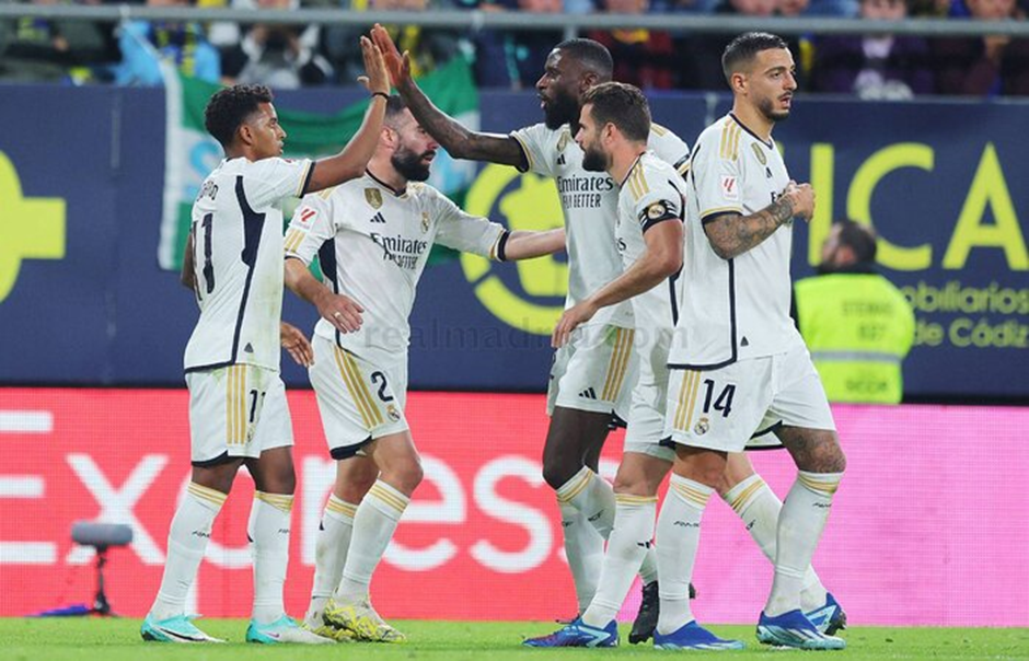 Real Madrid berhasil menduduki puncak klasemen sementara setelah menang melawan Cadiz dengan skor 3-0. Sumber foto: (realmadrid.com) - Image
