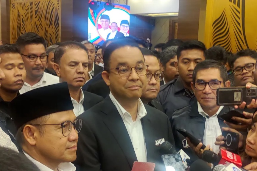 Pasangan calon presiden dan wakil presiden, Anies Baswedan-Muhaimin Iskandar, pada deklarasi Tim Hukum Nasional AMIN di kawasan Kuningan, Senin (27/11). (ANTARA/Hendri Sukma Indrawan) - Image