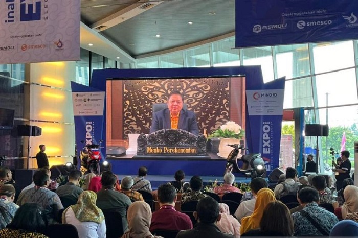 Menko Airlangga Hartarto dalam acara Inabuyer Electric Vehicle (EV) Expo 2023 di Jakarta, Selasa (28/11). - Image