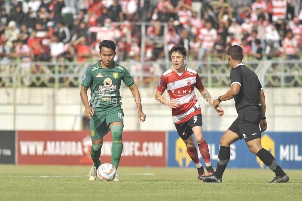 Madura United vs Persebaya Surabaya. - Image