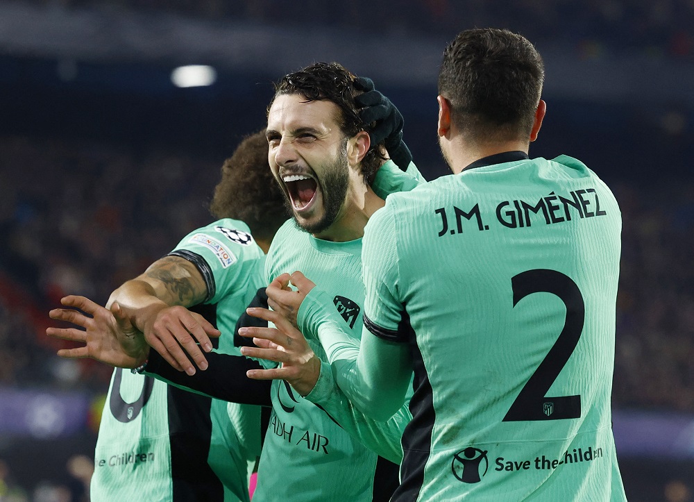 Atletico Madrid menang 3-1 di kandang Feyenoord dan memastikan diri melaju ke babak 16 besar Liga Champions 2023-2024. - Image
