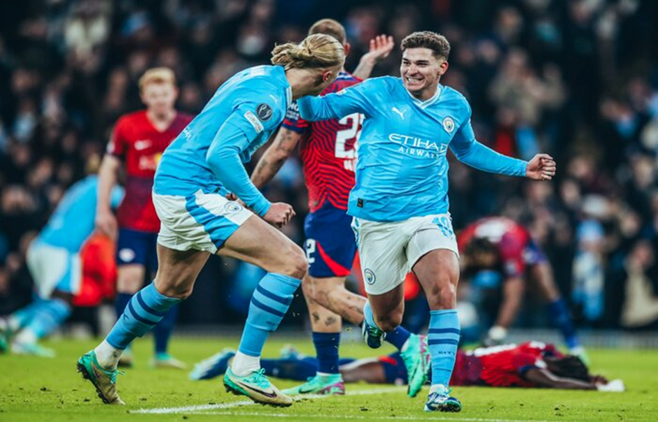 Erling Haaland dan Julian Alvarez menyumbang gol untuk kemenangan Manchester City. (akun X (@ManCity) - Image