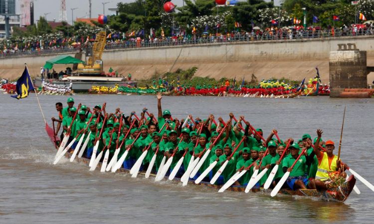 Festival Air tahunan, festival termegah di Kamboja, kembali digelar pada Minggu setelah jeda selama tiga tahun karena pandemi COVID-19. -19 pandemi. / - Image