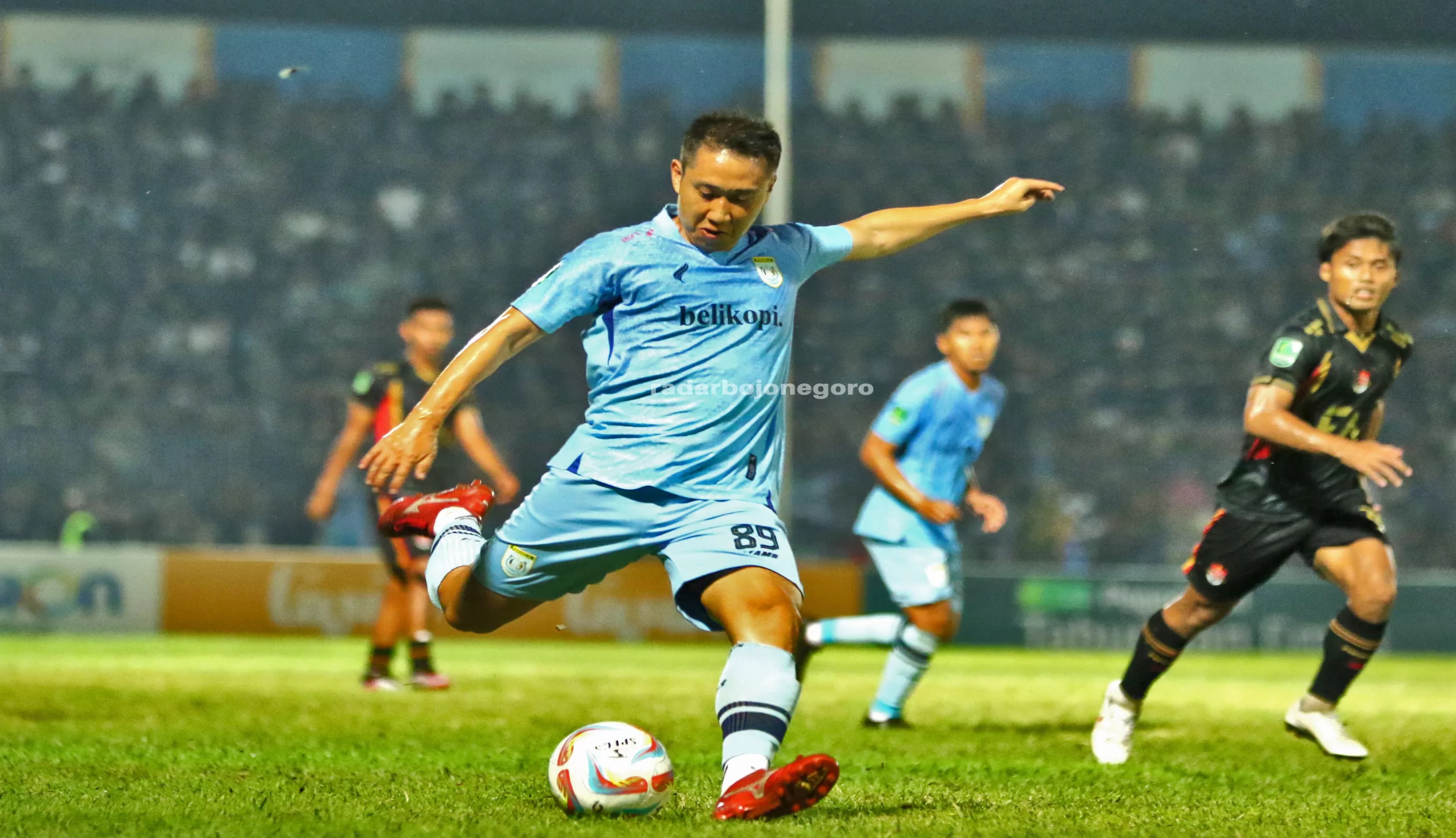 Skuad Persela akan berjuang untuk mempertahankan tidak pernah kalah di Stadion Surajaya dan akan memberikan kenangan manis kepada suporter sebelum dilakukan renovasi pada stadion tersebut. - Image