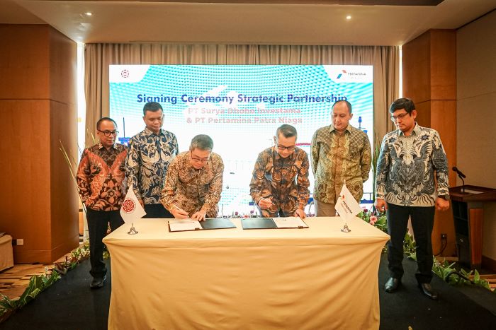 Pertamina Patra Niaga berkolaborasi dengan Surya Dhoho Investama, anak perusahaan PT Gudang Garam Tbk, tanda tangani perjanjian kerja sama induk dan perjanjian kerja sama komersial, pada Kamis (30/11) - Image