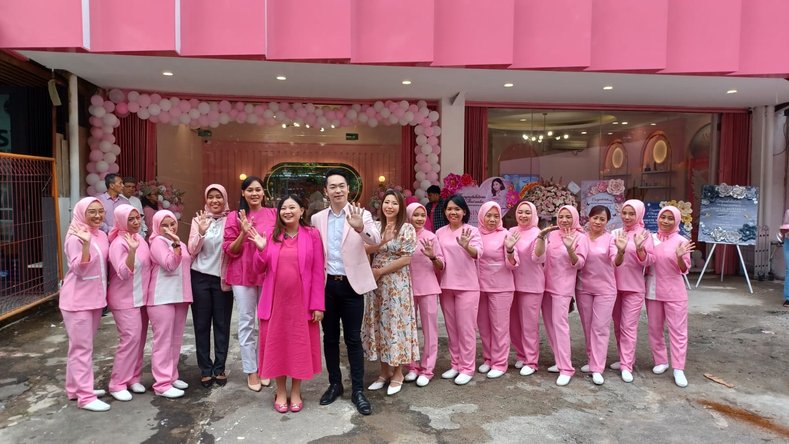 Beautypreneur Yunna Mercier membuka klinik kecantikan Animate Skinthetic by Yunna Mercier. (Istimewa) - Image