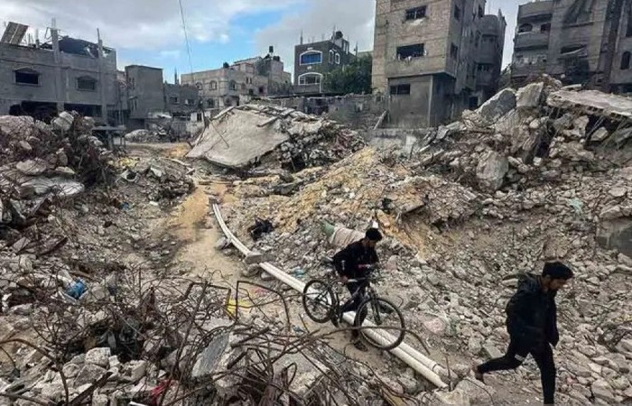 Kondisi di Khan Younis, selatan Jalur Gaza usai serangan Israel. - Image