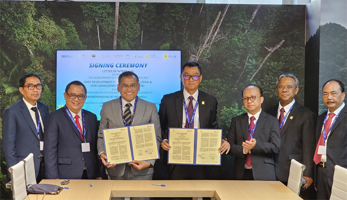 Penandatanganan kerjasama PT Pupuk Indonesia (Persero) dengan PT PLN (Persero) terkait pengembangan ekosistem green hydrogen dan green ammonia. - Image