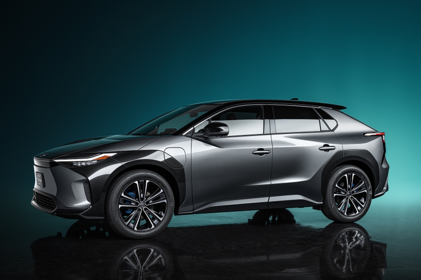Toyota pamerkan EV mengusung Urban SUV Concept. - Image