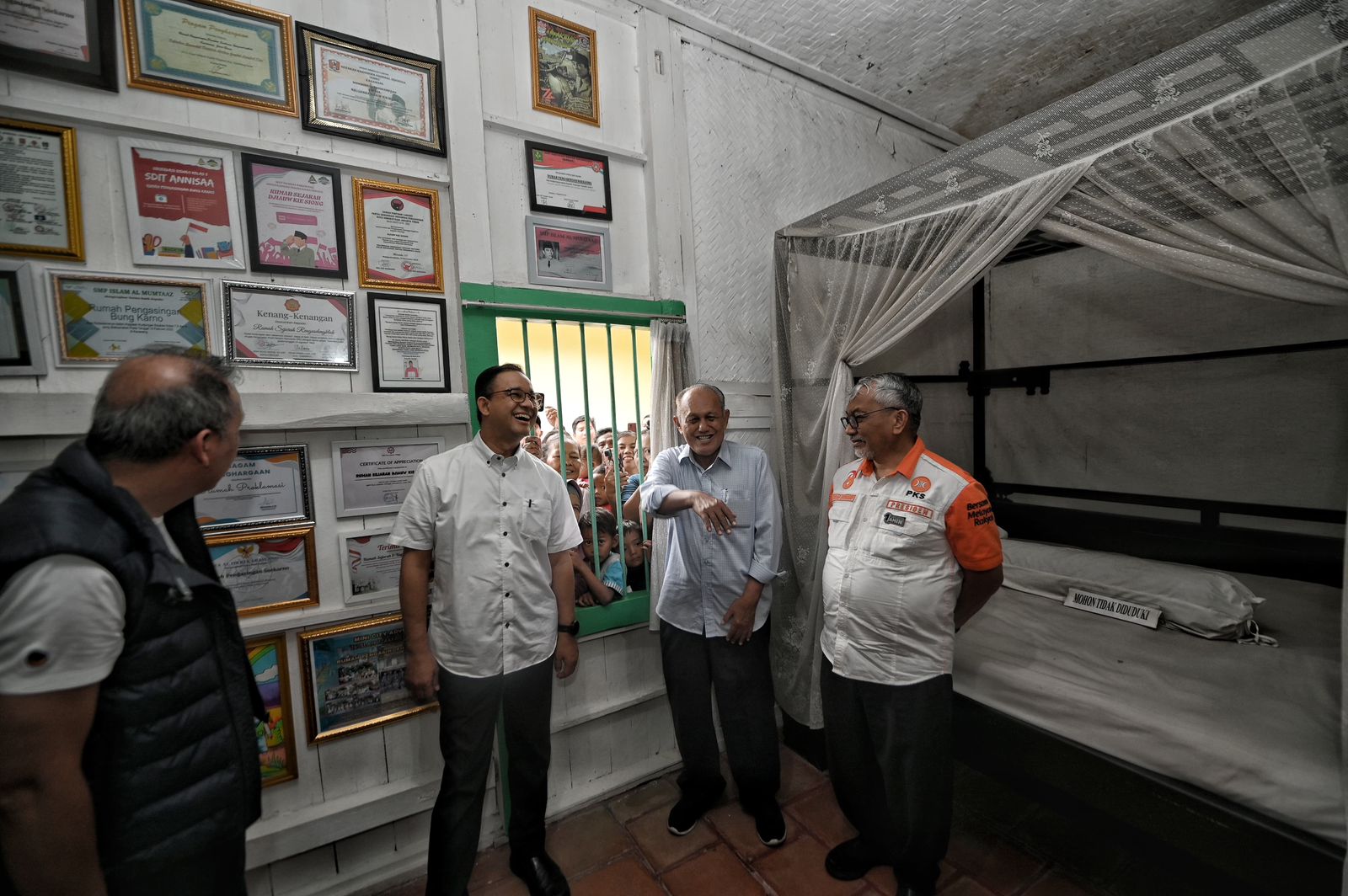 Anies Baswedan di Rumah Sejarah Djiauw Kie Siong, Rengasdengklok. (Istimewa) - Image