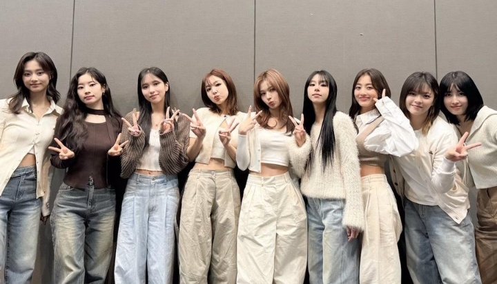 TWICE Beri Petunjuk Perilisan Teaser Misterius di Musim Semi 2024. Sumber Foto: Soompi - Image