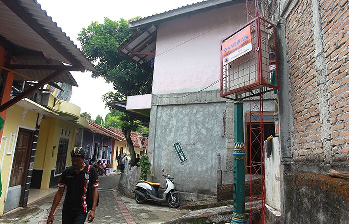 EWS yang terletak di salah satu titik daerah bantaran sungai di Kota Jogja. (GUNTUR AGA TIRTANA/RADAR JOGJA) - Image