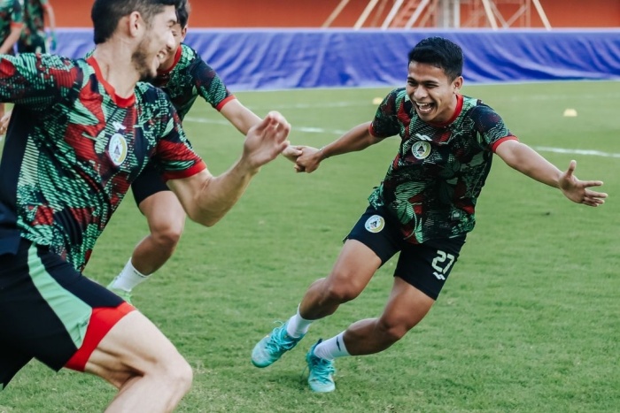 Pemain PSS Sleman begitu optimistis mendapatkan hasil maksimal saat menjamu RANS Nusantara FC di Stadion Maguwoharjo, Jumat (8/12) malam. - Image