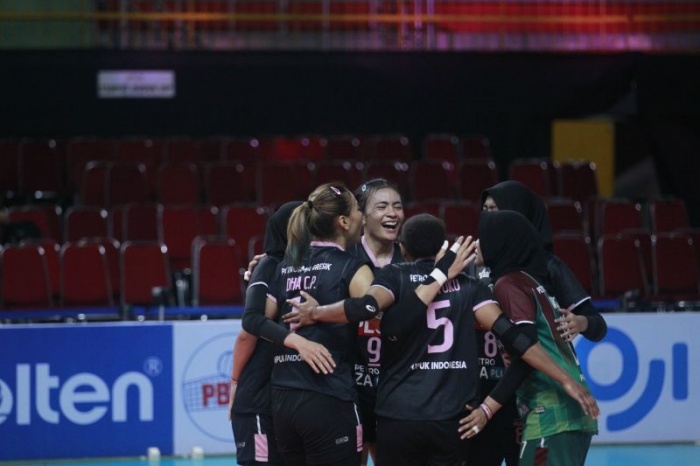 Tim putri Petrokimia Gresik Pupuk Indonesia saat laga Livoli Divisi Utama 2023 di Kediri, Jawa Timur. ANTARA/ HO-panitia - Image