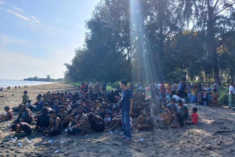 Etnis Rohingya kembali terdampar di Blang Raya, Muara Tiga Kabupaten Pidie, Minggu (10/12/2023). - Image