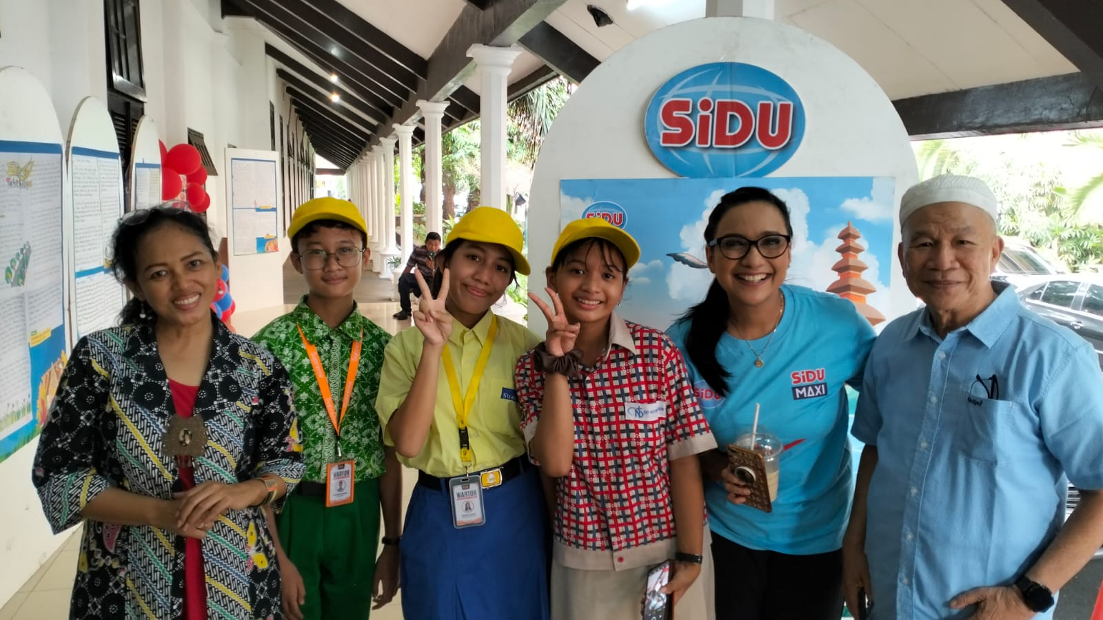 Sinar Dunia gelar donasi buku tulis. (DOk. SiDU) - Image