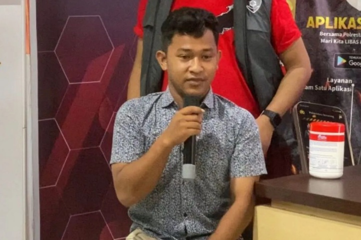 Tersangka ricuh pertandingan Liga 1 Indonesia antara PSIS Semarang Vs PSS Sleman di Stadion Jatidiri Semarang dihadirkan saat pers rilis di Mapolrestabes Semarang, Rabu (13/12). - Image