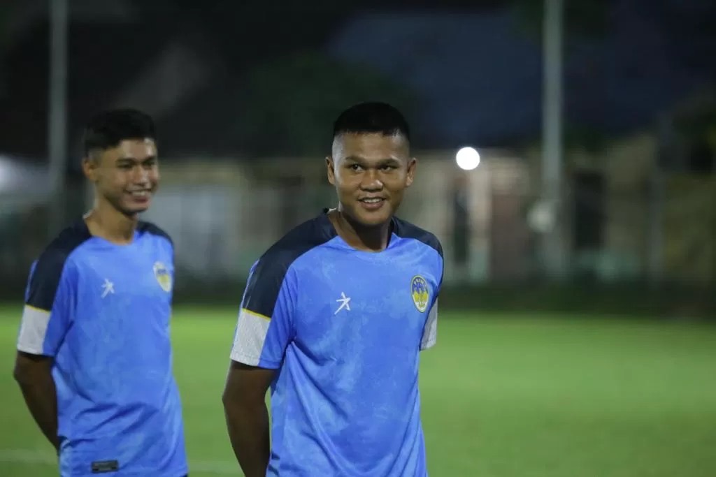 Dua Pemain Baru PSIM Jogja, Alfriyanto Nico Saputro dan Muhamad Fadilla Akbar saat Mengikuti Latihan Rutin Skuad Tim Laskar Mataram. (Dokumen PSIM Jogja) - Image