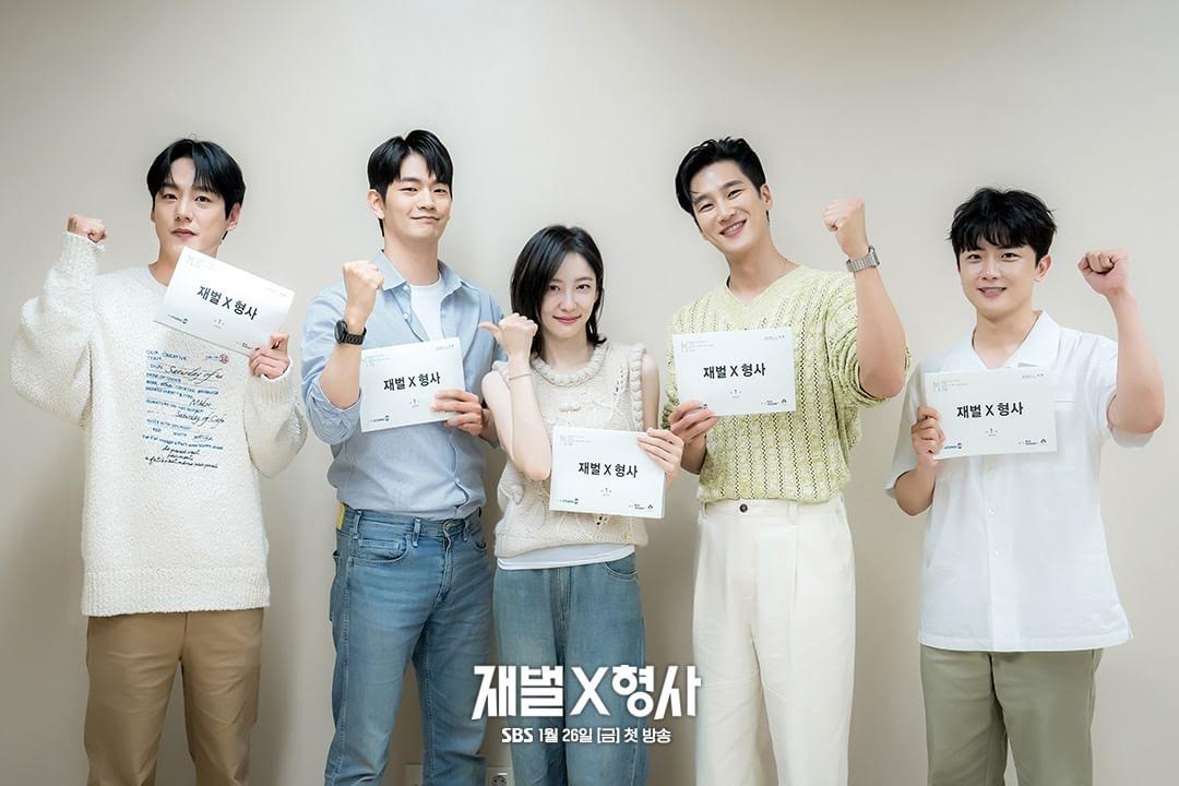 Para pemain drama Korea Flex x Cop. Sumber foto: Instagram / @sbsdrama.official - Image