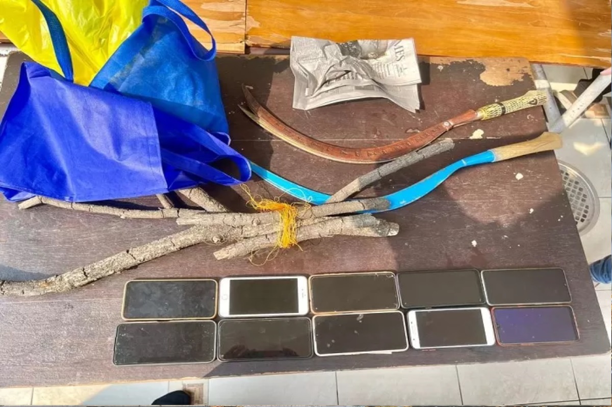 Barang bukti yang berhasil diamankan Satreskrim Polrestabes Surabaya dari kasus tawuran Sidotopo Wetan Surabaya. (IST) - Image