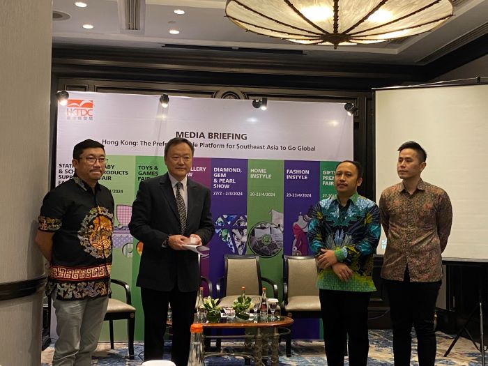 Tim HKTDC datang ke Surabaya didampingi Himpunan Pengusaha Muda Indonesia (Hipmi) dan Kadar Dagang dan Industri (Kadin) Surabaya. - Image