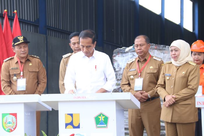 Presiden Joko Widodo meresmikan tiga tempat pemrosesan akhir (TPA) di Jawa Timur. - Image