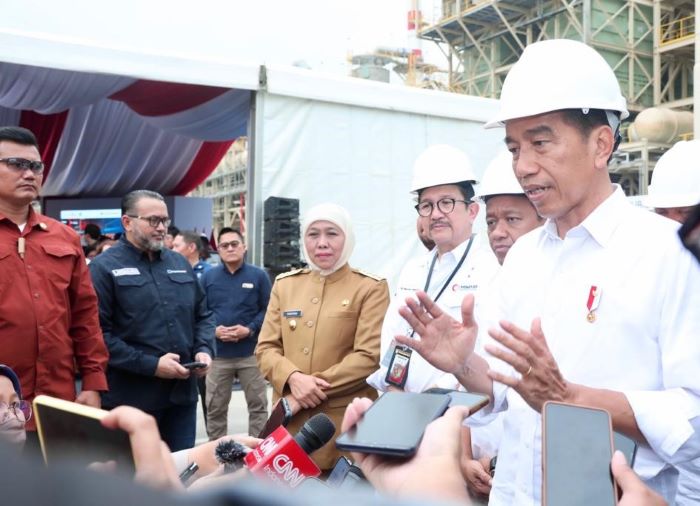 Presiden Joko Widodo resmikan ekspansi PT Smelting di Desa Roomo, Kecamatan Manyar, Kabupaten Gresik, pada Kamis (14/12). - Image