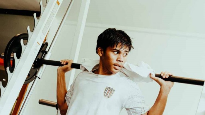 Winger Bali United U-20, Rahmat Arjuna Rezki, tampil menjanjikan ketika menghadapi Persib Bandung, Senin (18/12). (Bali United) - Image