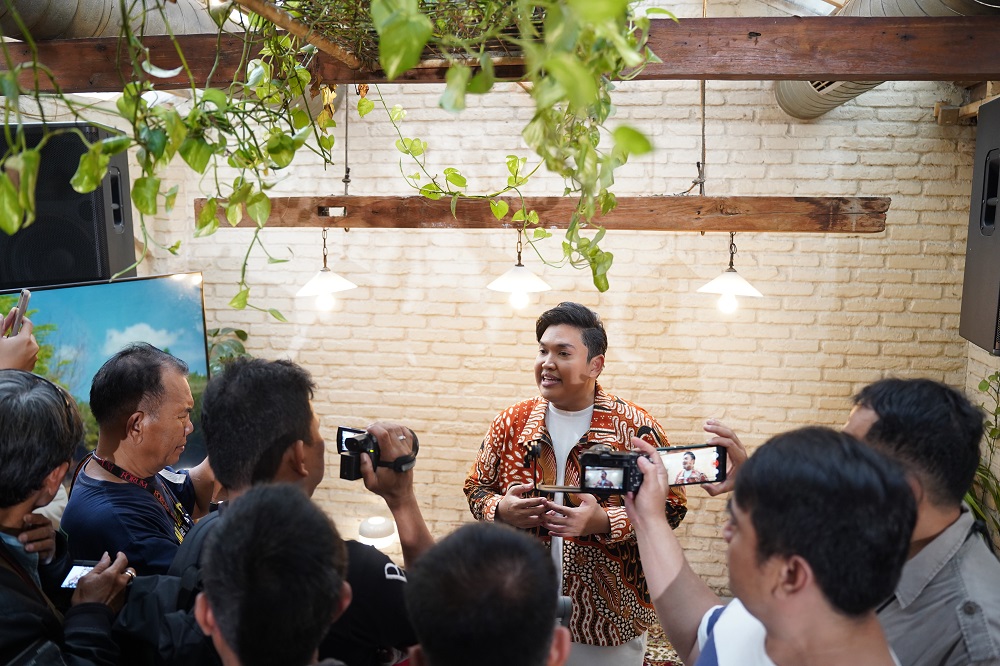 Penyanyi Ear Sun kembali merilis karya terbarunya dalam bentuk EP (extended play) atau mini album berjudul Urbanisme pada penghujung 2023. - Image