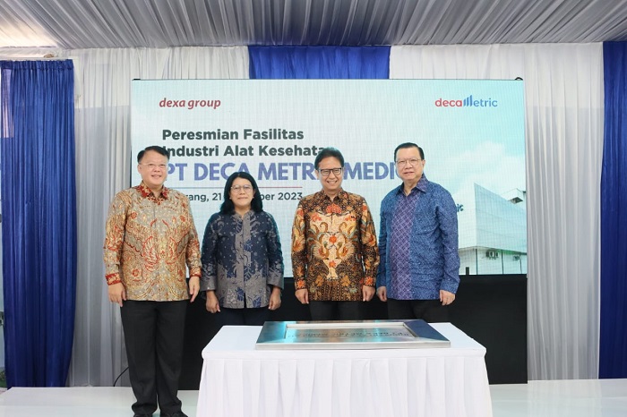 Menteri Kesehatan (Menkes) Republik Indonesia Budi Gunadi Sadikin, resmikan fasilitas industri alkes Dexa Group, Kamis (21/12). - Image