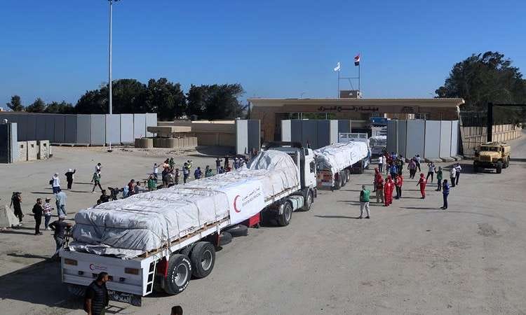 Truck bantuan kemanusiaan warga Gaza yang tertahan di Rafah Mesir./Reuters - Image