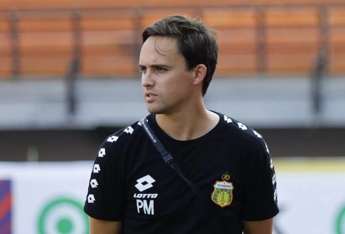 Paul Munster dikabarkan segera mendarat di Surabaya pada pekan ini dan akan diumumkan oleh manajemen Persebaya Surabaya. (JawaPos.com) - Image