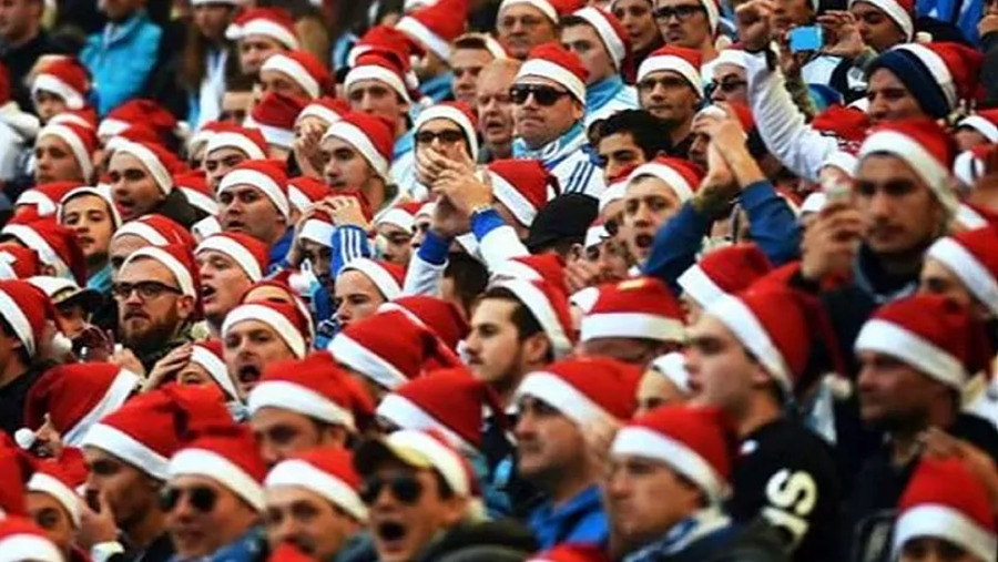 Suporter Sepakbola yang Datang di Stadion pada Saat Boxing Day. / Sumber : Marca - Image