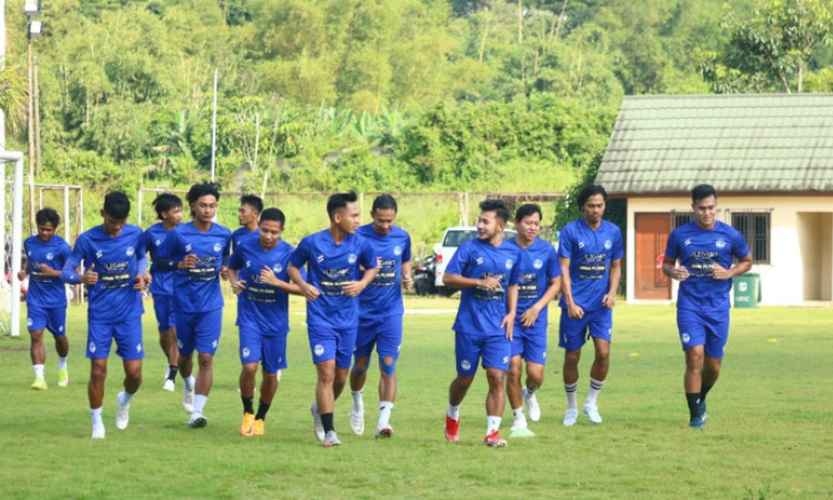 Tim pelatih berencana majukan jadwal latihan arema dan berlatih lebih awal./Arema FC - Image