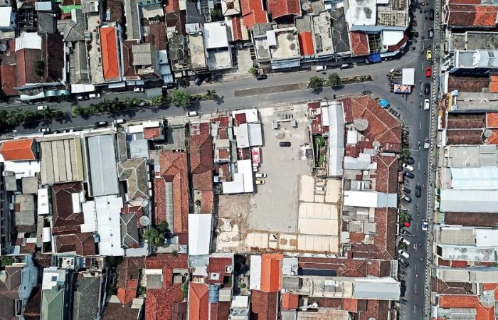 Area bakal lokasi parkir di Eks Pasific Motor Jalan Dhoho Kediri / sumber: Radar Kediri - Image
