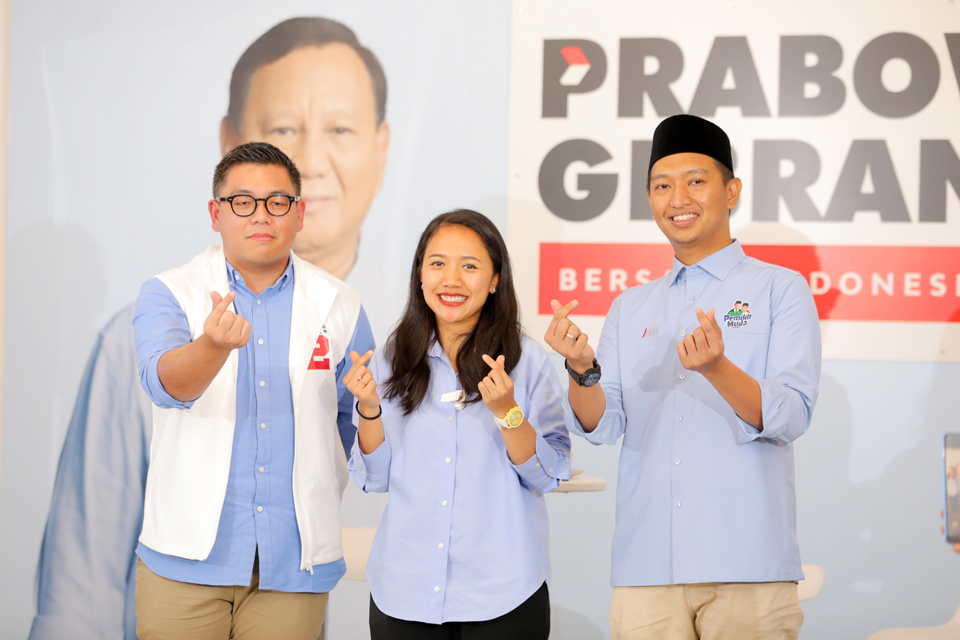 Dari kiri ke kanan Koordinator Media Digital TKN Prabowo- Gibran Naudhy Valdryno, Anggota DPR Fraksi