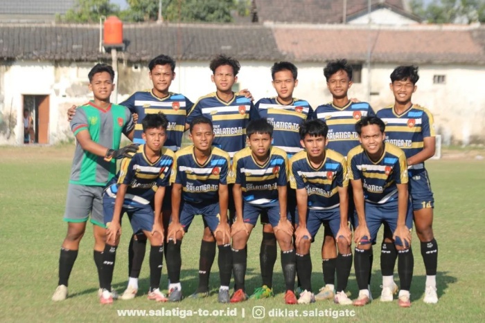 PROGRES: Diklat Salatiga TC ketika menjalani laga uji coba melawan Nusantara United U-20 dengan skor akhir 2-1 untuk keunggulan Nusantara United U-20. (Instagram Diklat Salatiga Training Centre) - Image