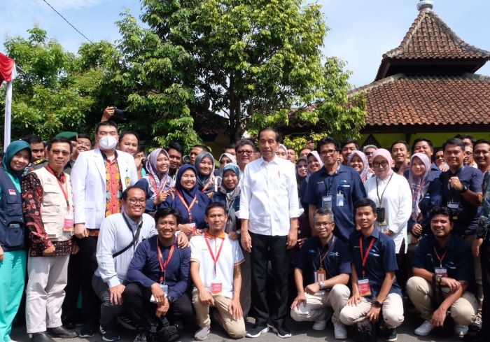 Presiden Joko Widodo lanjutkan launching penyaluran BP CBP di gudang Bulog Klahang dan Banpang, Banyumas. - Image