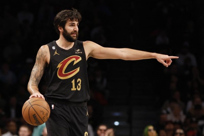 Pebasket Cleveland Cavaliers asal Spanyol, Ricky Rubio, mengumumkan pensiun dari karier basket, Minggu. (ANTARA/AFP-SARAH STIER) - Image