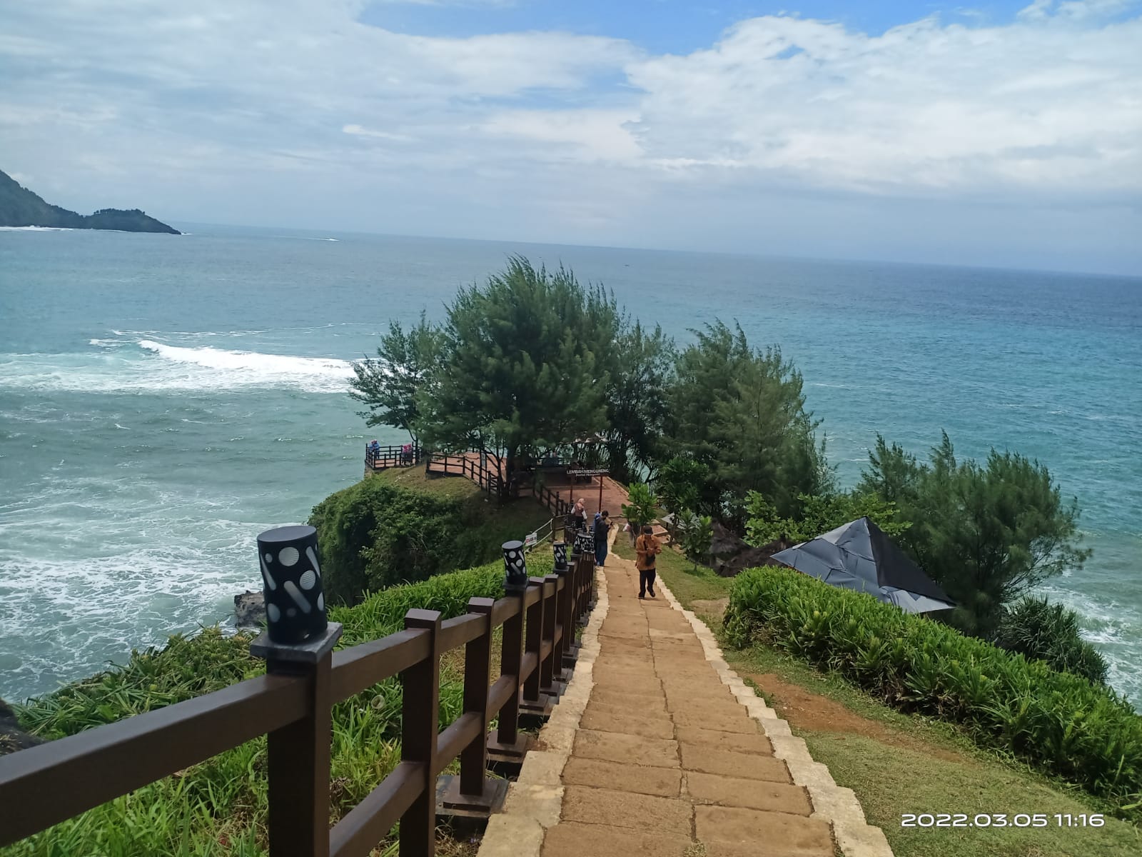 Keindahan Pantai Menganti, Eksotisme Pemandangan Ala Selandia Baru di Kebumen yang Wajib Dikunjungi (DJKN Kemenkeu) - Image