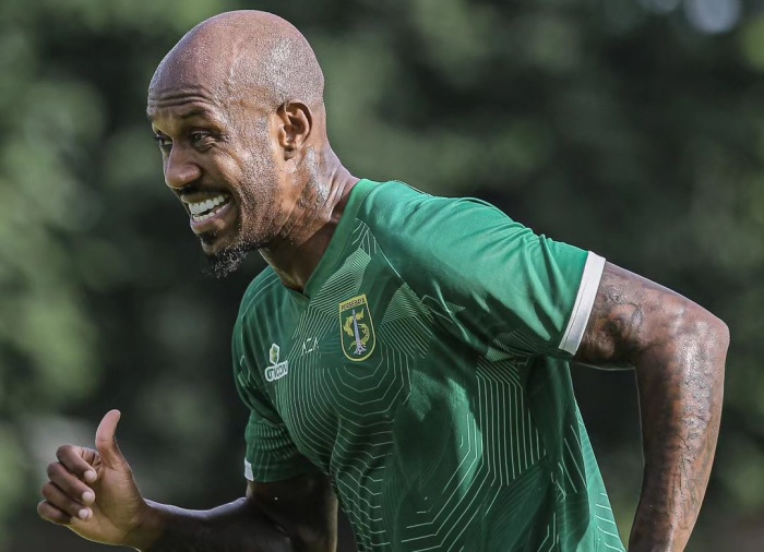 AYO BERBENAH: Menunggu strategi tepat dari Paul Munster untuk mengangkat performa Paulo Henrique setajam Herman Dzumafo. (Persebaya) - Image