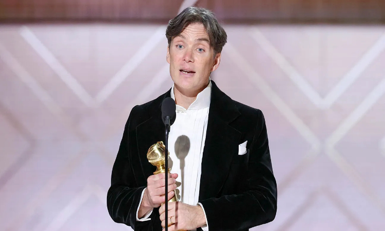 Pemeran utama film Oppenheimer, Cillian Murphy sukses menyabet penghargaan Aktor Film Pria Terbaik pada Senin (8/1) WIB (Sumber: Rich Polk/Getty Images) - Image