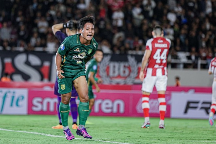 WONDERKID: Toni Firmansyah berpeluang meledak di bawah asuhan Paul Munster di Persebaya Surabaya. (Persebaya) - Image