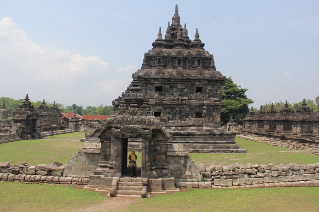 Candi Plaosan di Klaten merupakan peninggalan sejarah dari Mataram Kuno di era Hindu-Buddha yang jadi simbol toleransi beragama - Image