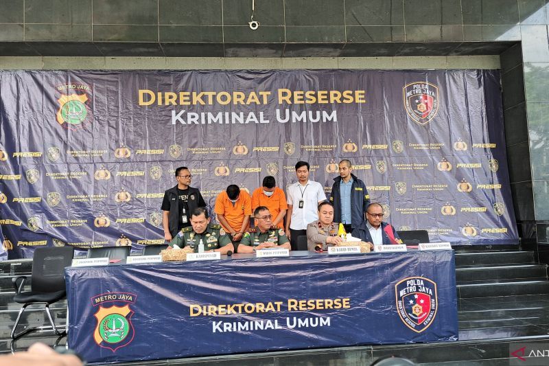 Konferensi pers terkait kasus curanmor dan penadahan yang melibatkan oknum anggota TNI AD. - Image