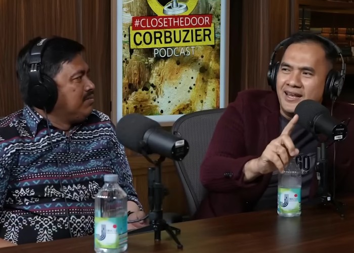 Saipul Jamil bersama Gus Rofi pada acara pocast Deddy Corbuzier. - Image